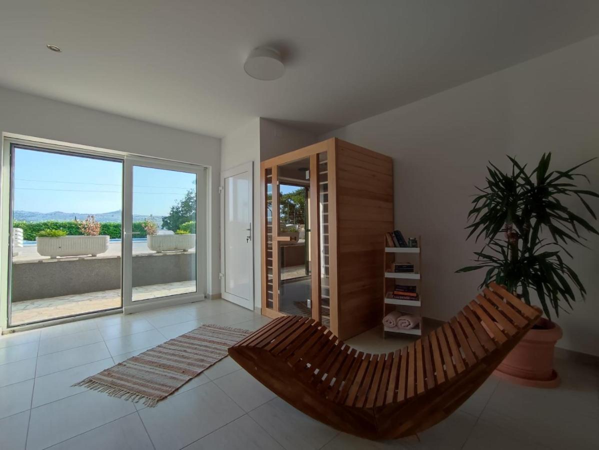 Holiday Home Cherry Tree Zrnovnica Экстерьер фото