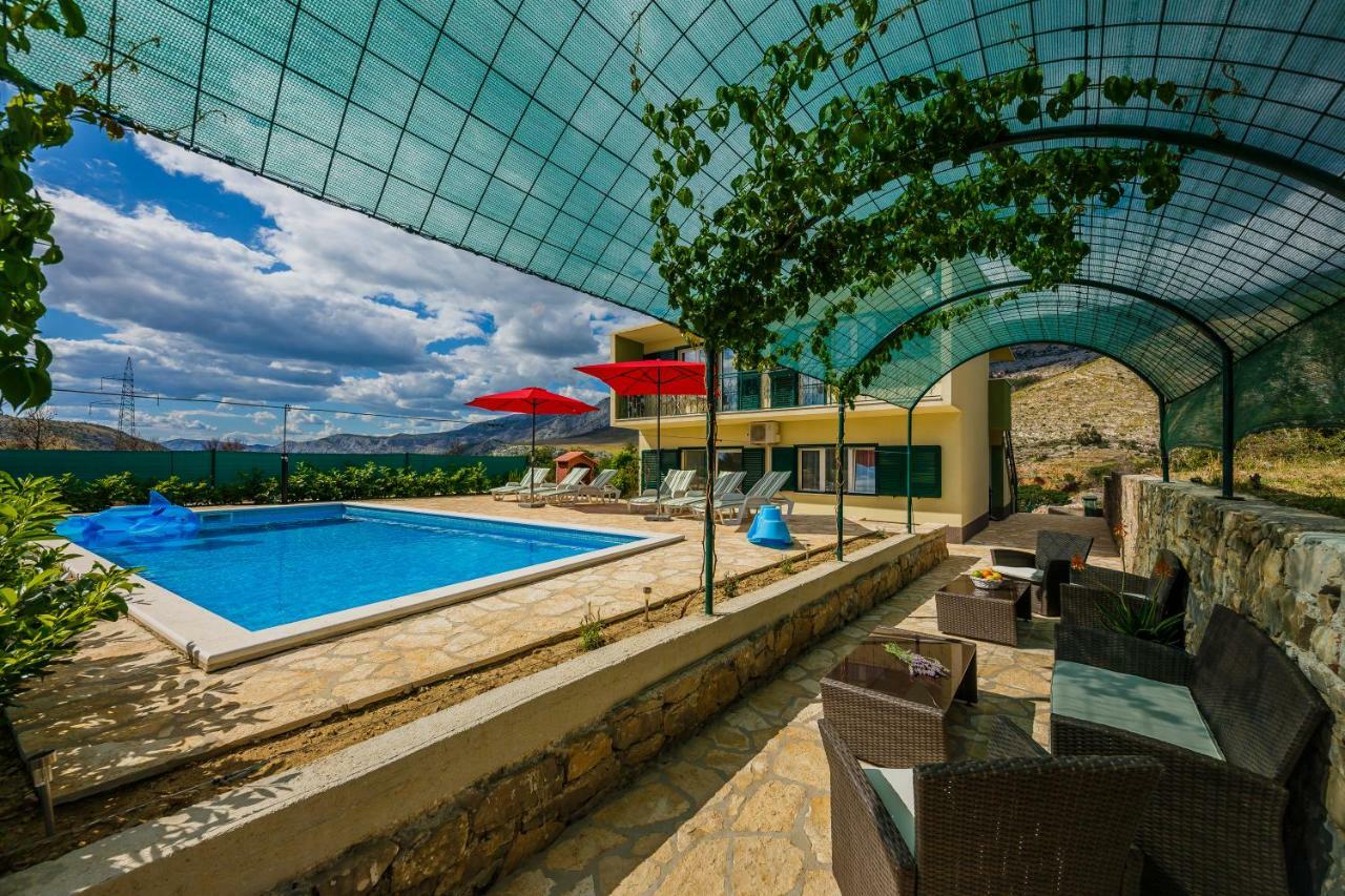 Holiday Home Cherry Tree Zrnovnica Экстерьер фото