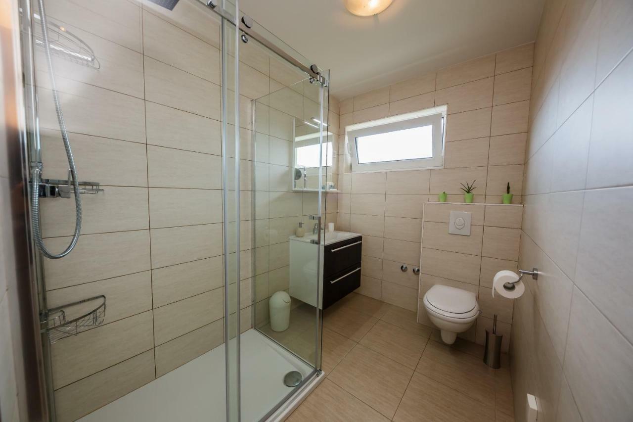 Holiday Home Cherry Tree Zrnovnica Экстерьер фото